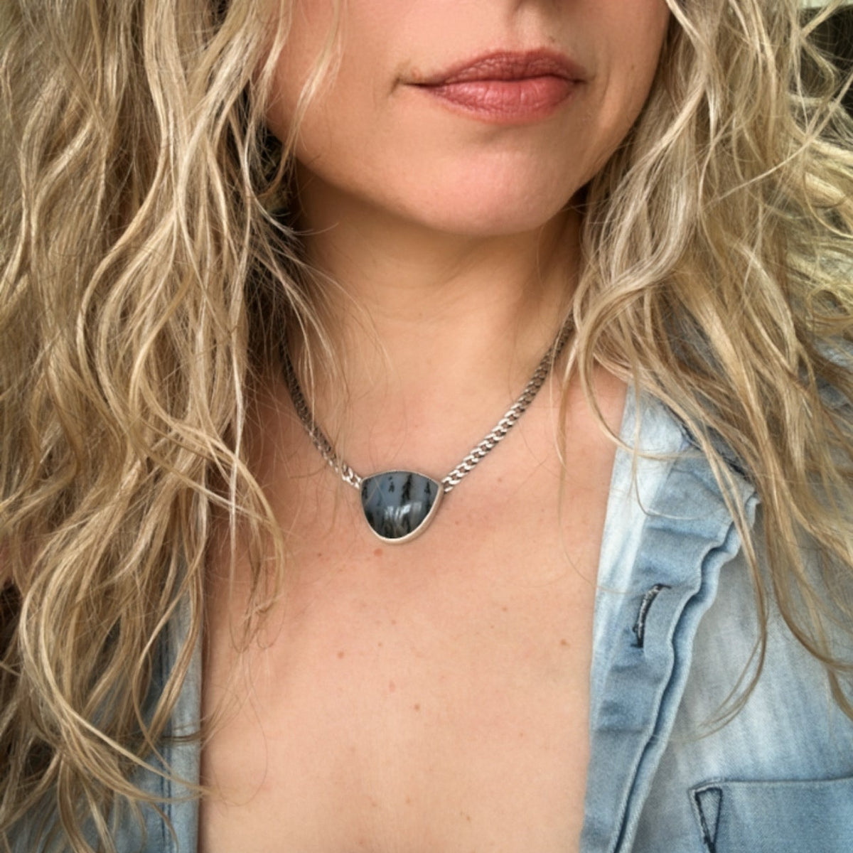 Agate curb chain necklace detail, one of a kind handcrafted Natural Earth Collective Ohio