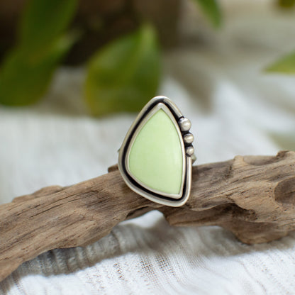 Lemon Chrysoprase ring size 10, luminous pale yellow-green sterling silver Natural Earth Collective Ohio