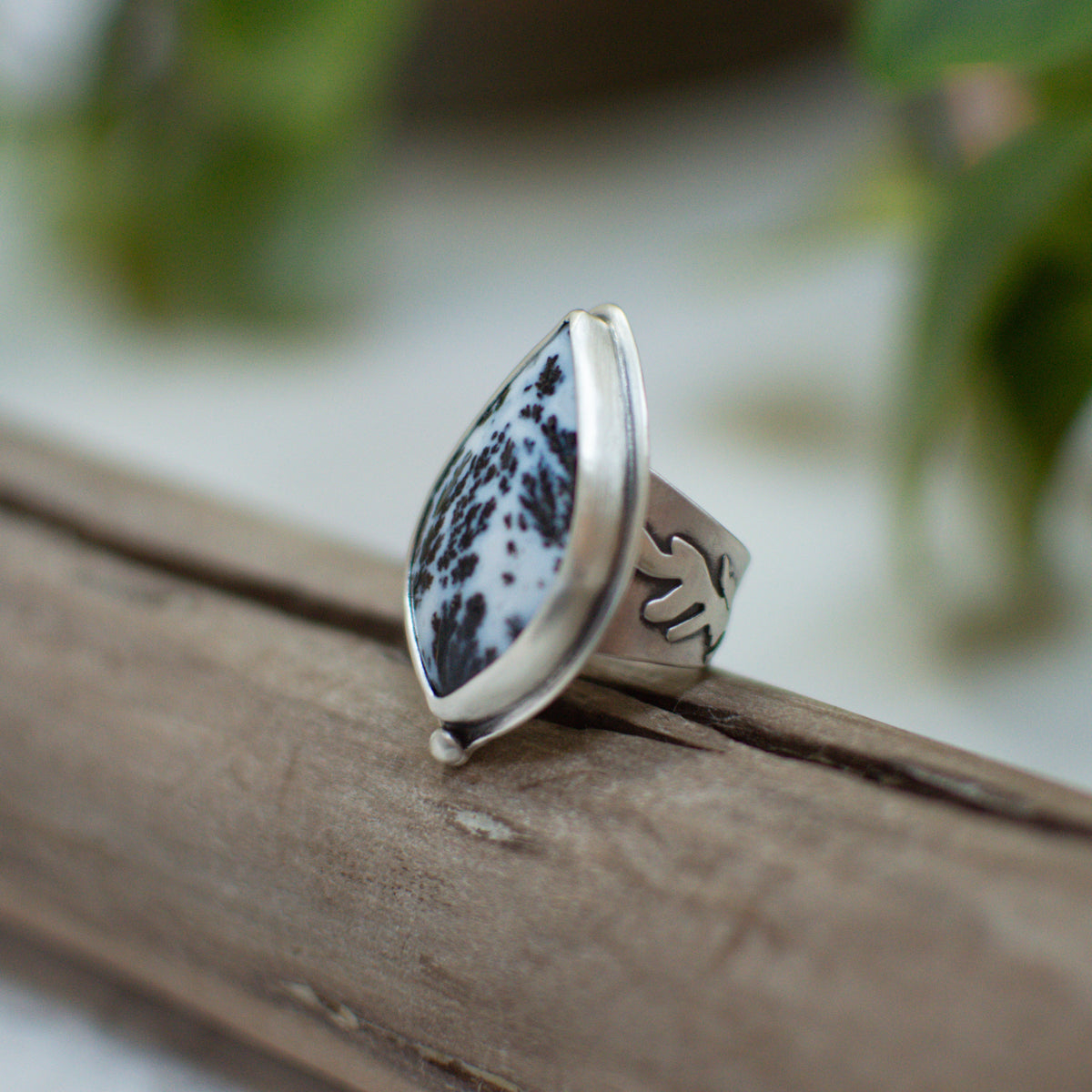 Dendritic Agate Cypress ring No.2 size 8.25, sterling silver hand-drawn band Natural Earth Collective Ohio